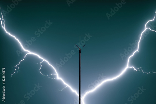 Foto Dramatic Lightning Strike on a Stormy Night with a Lightning Rod