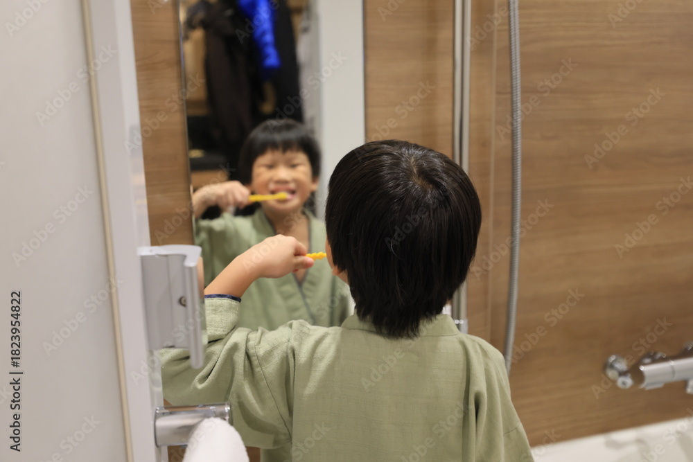 Obraz premium Brushing teeth