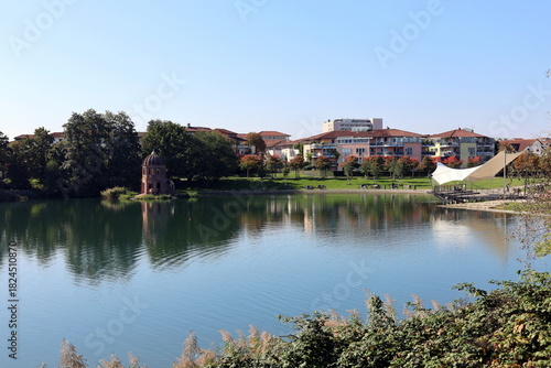 Das Flückiger See in Freiburg im Breisgau im Herbst