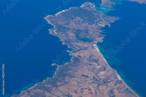 Fototapeta Naklejka Na Ścianę i Meble -  View from plane of coast and islands 