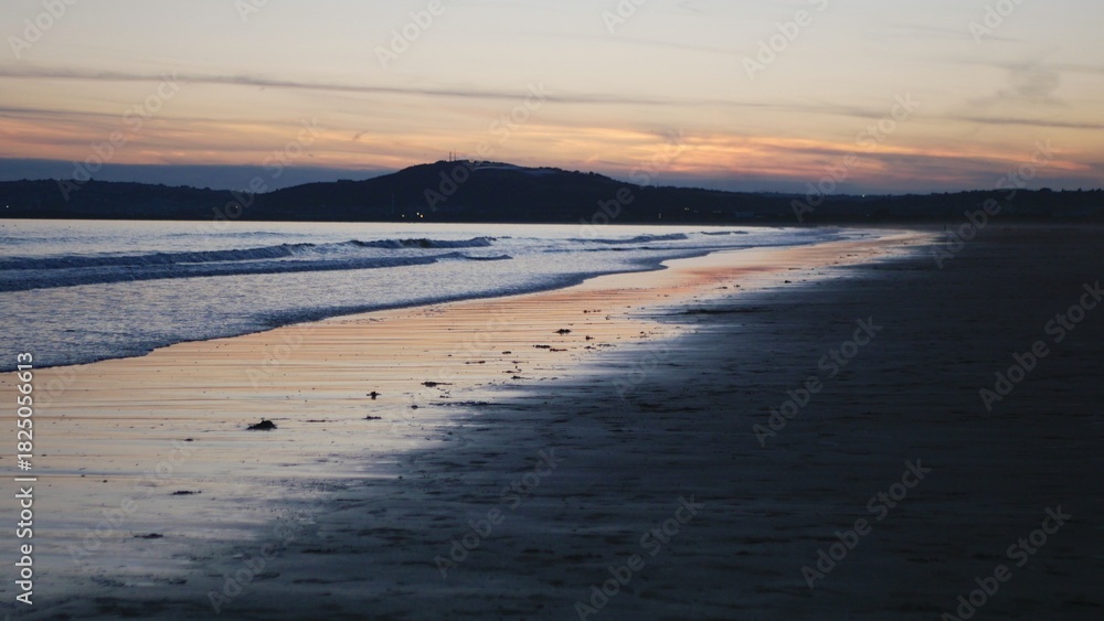 Obraz premium Beach and Fresh Water in the Gower Peninsula, Wales