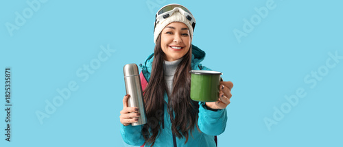 Female tourist in winter cl...