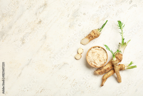 Bowl of horseradish sauce w...