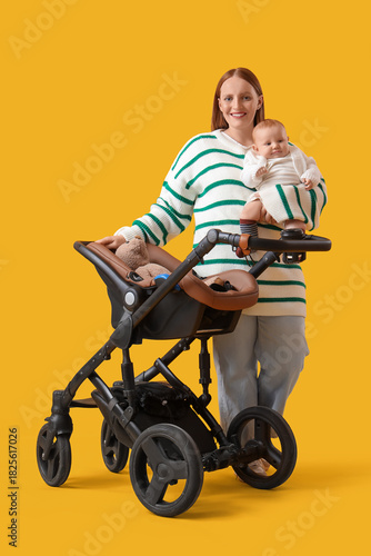 Young mother with her littl...