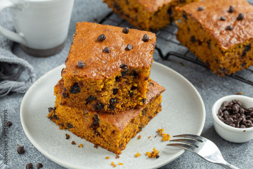  pumpkin chocolate chip cake
