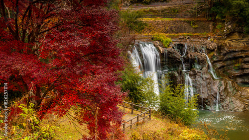 紅葉の竜門の滝　那須烏山　絶景