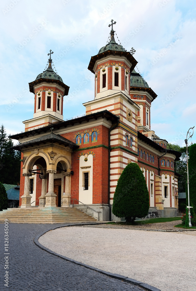 Obraz premium Sinaia Monastery cathedral in Sinaia, Romania