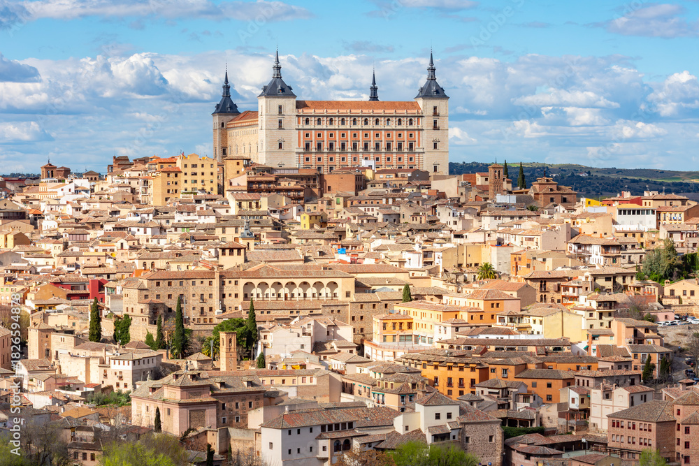 Obraz premium Alcazar of Toledo over old town, Spain