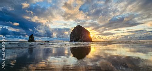 Foto Haystack Rock Sunset