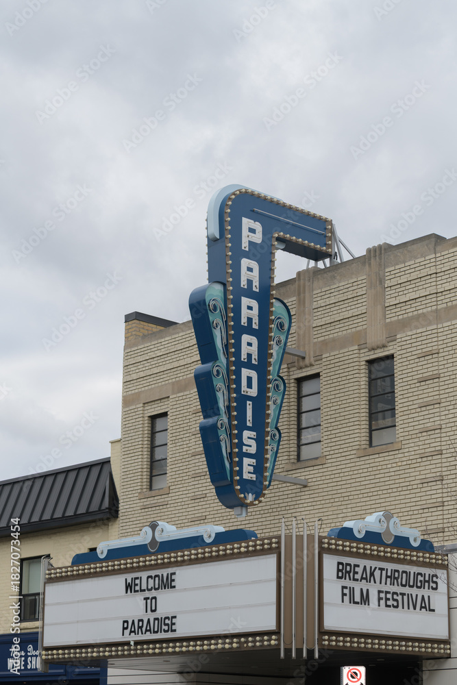 Fototapeta premium facade of Paradise Theatre located at 1006c Bloor St W, Toronto