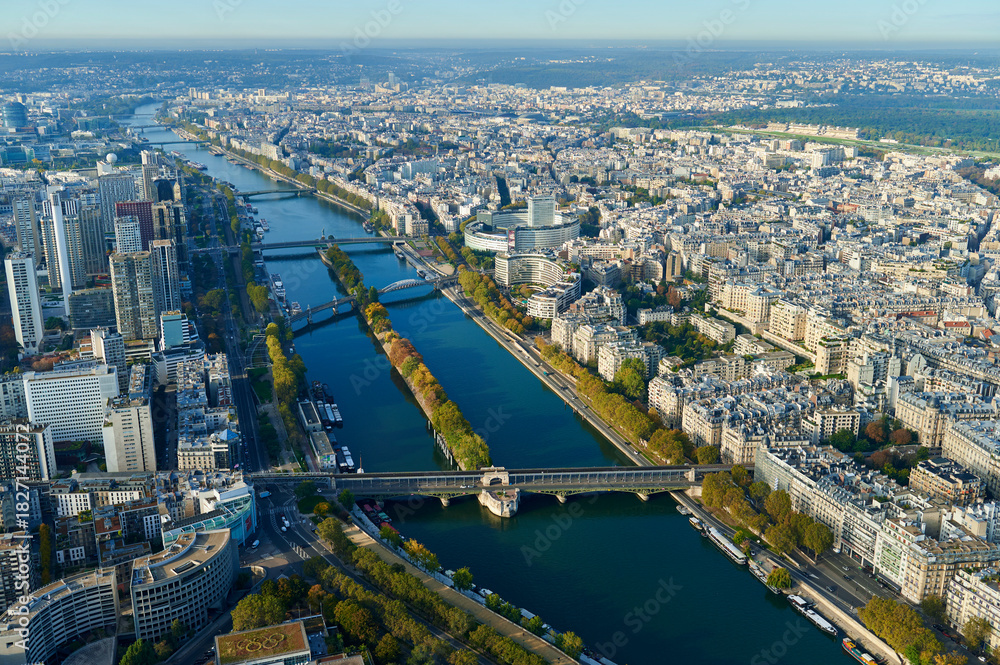 Obraz premium Paris landscape with Seine river, aerial view
