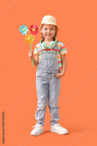 Cute little girl with headp...
