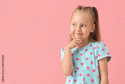 Thoughtful little girl on p...