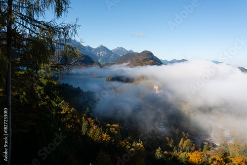 Bavarian Lake Near Neuschwanstein Castle – Scenic Autumn View