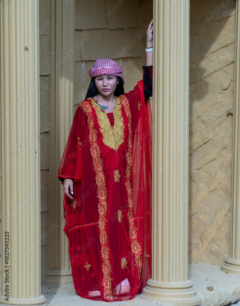 Fototapeta premium Female Saudi Arabian Dress Style in Thailand 