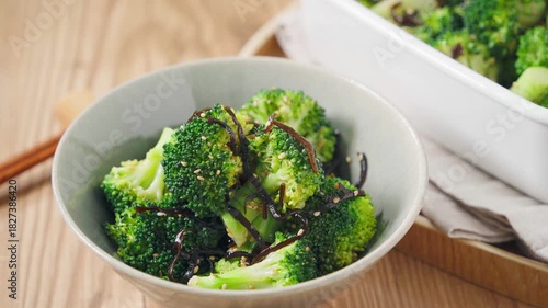 ブロッコリーと塩昆布のナムル