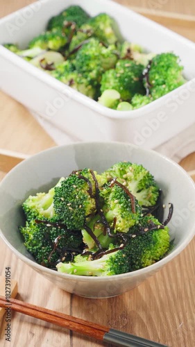 ブロッコリーと塩昆布のナムル