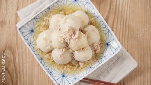 里芋の鶏そぼろ餡掛け