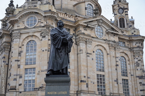 Denkmal für Martin Luther vor der Frauenkirche in Dresden