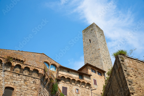 Fototapeta Naklejka Na Ścianę i Meble -  View of the streets of San Gimignano in Tuscany, Italy.