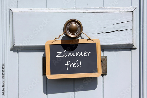 zimmer frei tafel an türknauf