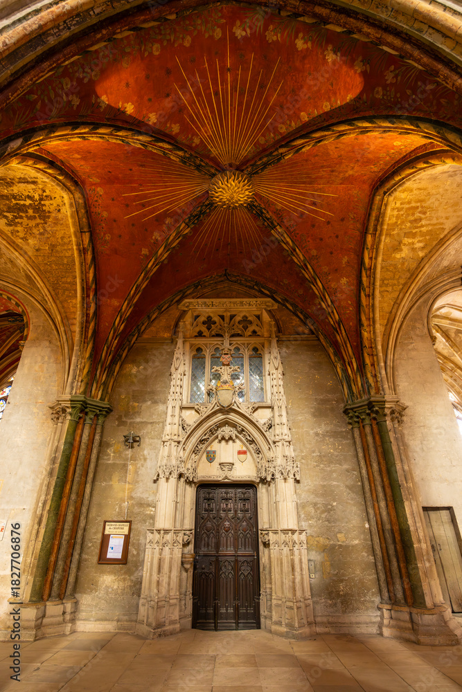Obraz premium Bourges Cathedral vaulting ceiling and entrance door