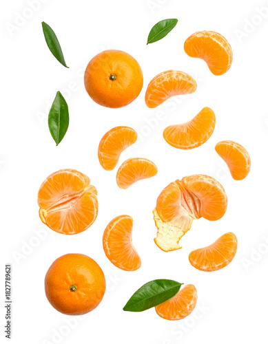 Mandarin on Transparent Background - Falling Mandarin Parts with Green Leaves for Product Placement - Fresh, Fruit and Clean Marketing Visual