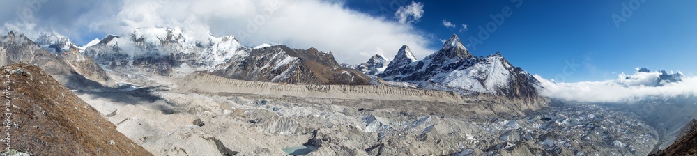 Obraz premium ngozumba glacier Nepal Himalaya mountain panorama