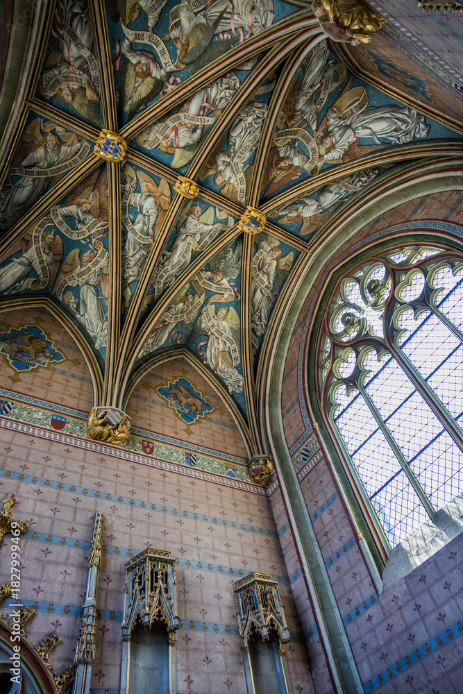 Obraz premium La chapelle du Palais Jacques Cœur à Bourges en France