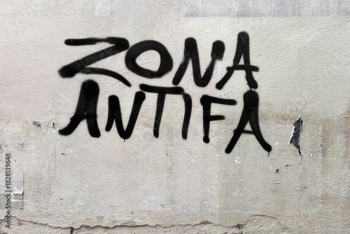 zona antifa graffiti
