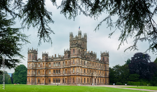 Foto NEWBURY, HAMPSHIRE - Highclere Castle, a Jacobethan style country house, home of the Earl and Countess of Carnarvon