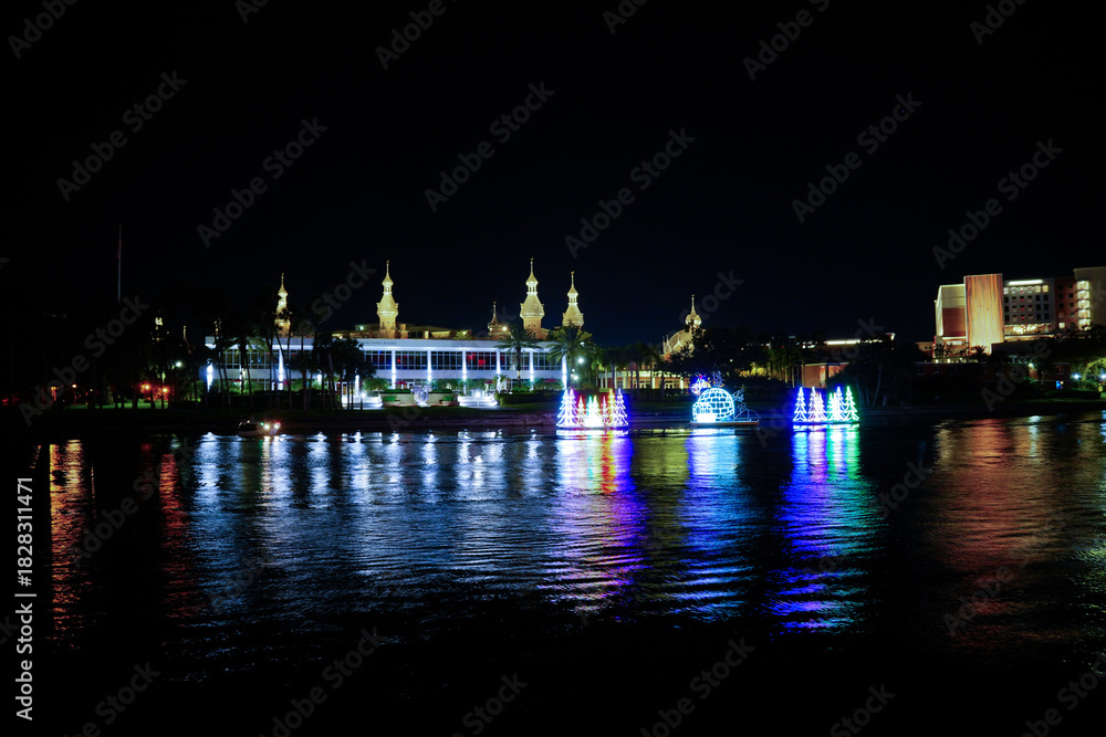 Fototapeta premium Tampa, Florida USA - Nov 28, 2025: the night landscape of Hillsborough and Tampa Downtown