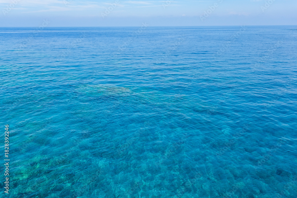 Obraz premium 甑大橋から見る透明度が高い東シナ海