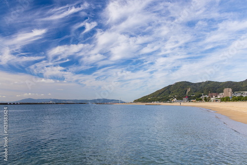 神戸市須磨区・須磨海浜公園の朝の風景