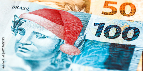 Symbolic Effigy of the Republic, 100 reais banknote with Christmas cap, Christmas promotion, Brazil Christmas discount, 100 reais banknote