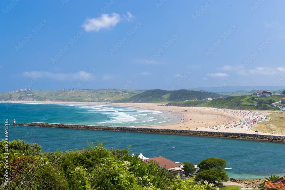 Fototapeta premium San Vicente de la Barquera beach and bay panorama