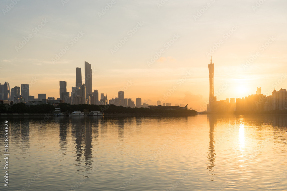 Fototapeta premium Sunrise over the Guangzhou skyline, China