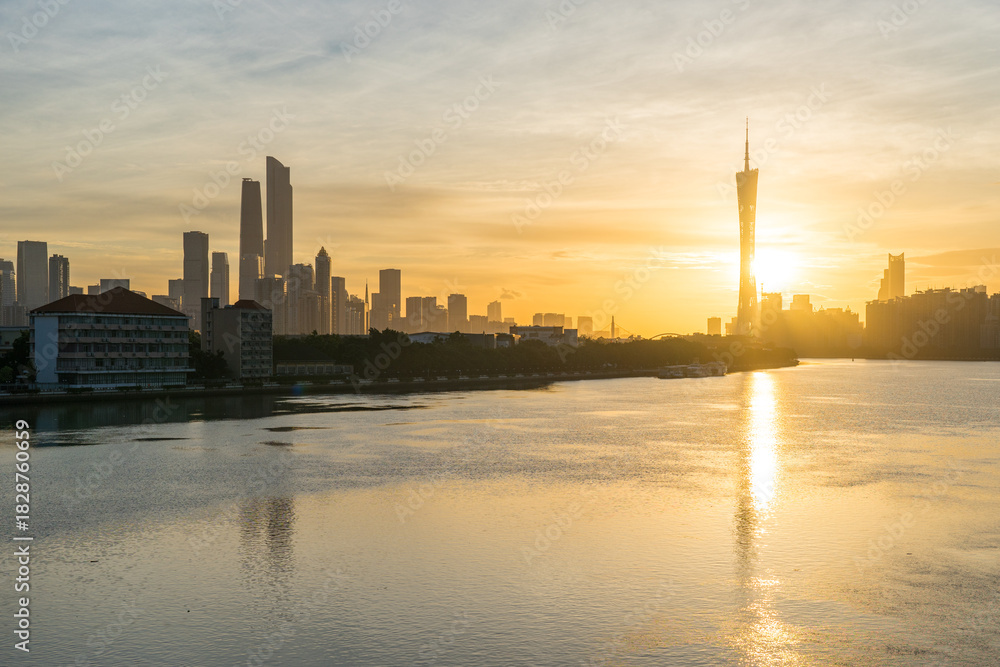 Fototapeta premium Sunrise over the Guangzhou skyline, China