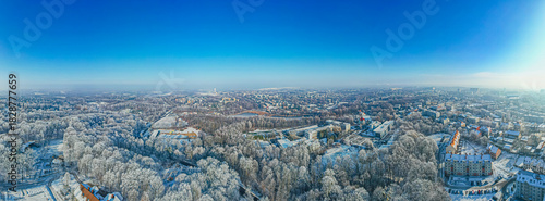 Miasto przemysłowe na Śląsku w Polsce, Jastrzębie-Zdrój. Panorama zimą z lotu...