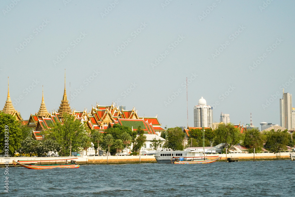 Obraz premium Wat Arun Ratchawararam Ratchawaramahawihan