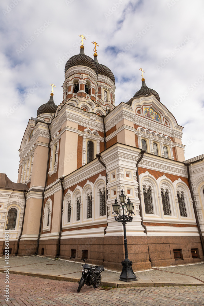 Obraz premium Alexander Nevsky Cathedral facade with domes in Tallinn, Estonia.