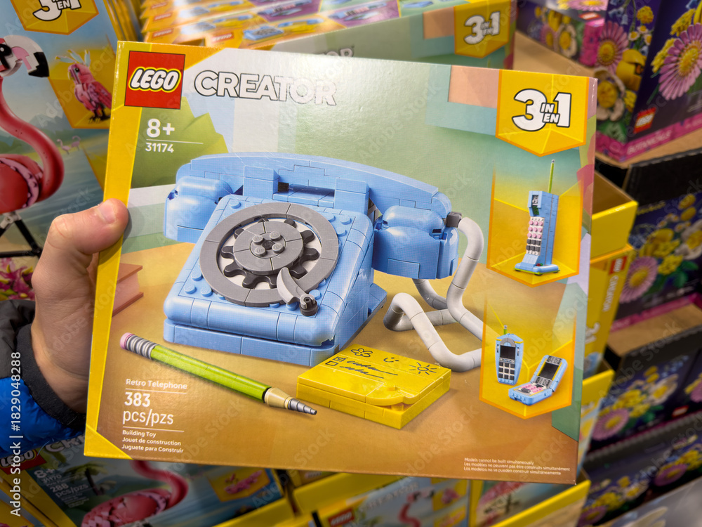 Naklejka premium LEGO Creator Retro Telephone Set Display