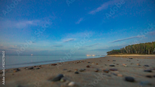 Fototapeta Naklejka Na Ścianę i Meble -  a warm evening on the shore of the Baltic Sea