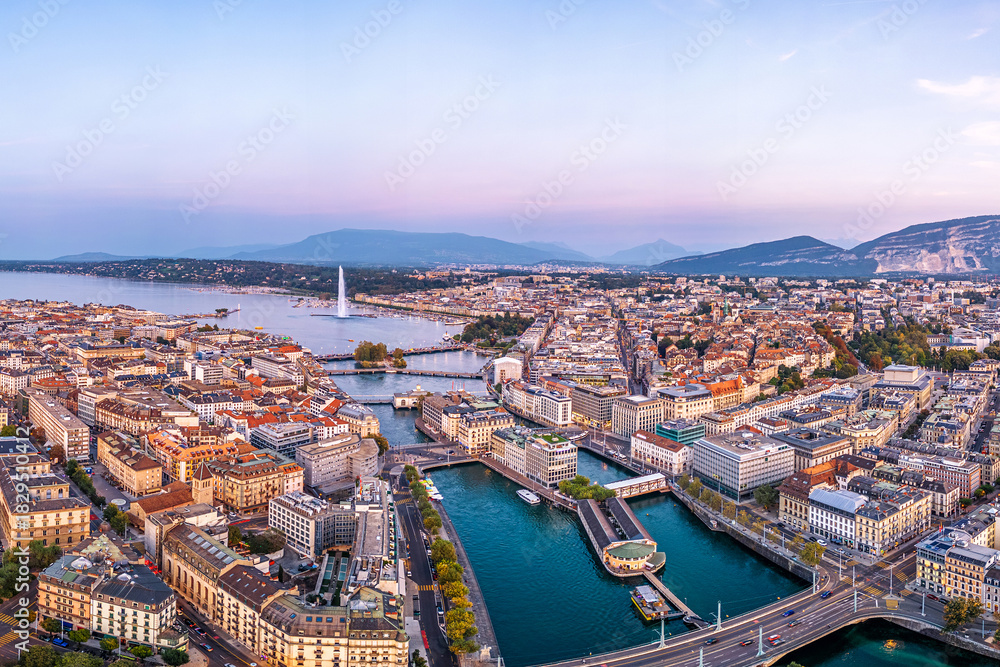 Obraz premium Geneva, Switzerland skyline view towards the Jet d'Eau fountain in Lake Geneva 1885