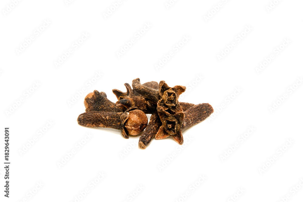 Obraz premium Dried Whole Clove Spice Macro Isolated