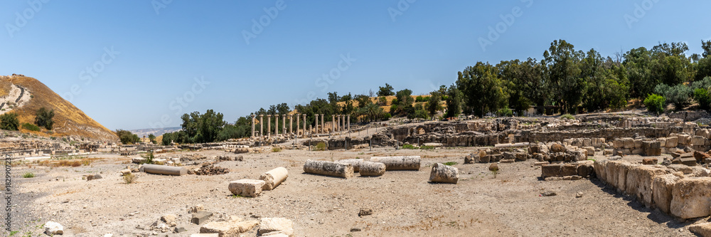 Fototapeta premium Panoramic overview of the ruins at Beit Shean National Park in Bet Shean in Israel. 