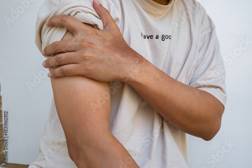 Shoulder muscle soreness in seniors—often caused by strain, poor posture, or joint wear. Early care improves mobility and prevents chronic pain.