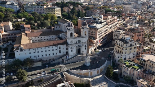 Fototapeta Naklejka Na Ścianę i Meble -  Vista Aerea della Scalinata di Trinità dei Monti a Roma.
Trinità dei Monti, meta turistica di viaggiatori e visitatori da tutto il mondo.