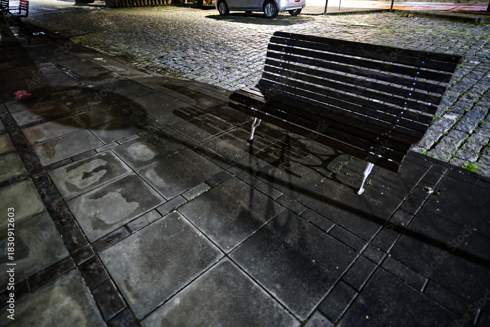 Obraz premium Classic and retro wooden benches in the city