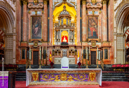 Εκτύπωση καμβά Main altar of Capilla Mayor (Main Chapel) in Mezquita (Great Mosque of Cordoba),